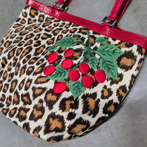 ISABELLA FIORE Y2K leopard cherry purse bag - Picture 3 of 11